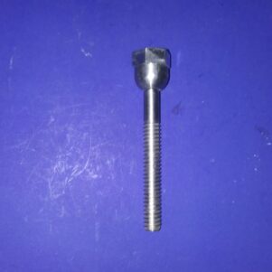 Hayward filter clamp bolt. fits new style hayward filters.   Pre-owned / used, inspected to be sure it works as it was built to. This is a factory original part.